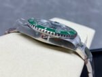 Clean Factory Rolex Hulk Submeriner Date 116610LV 40mm Green Dial - Image 6