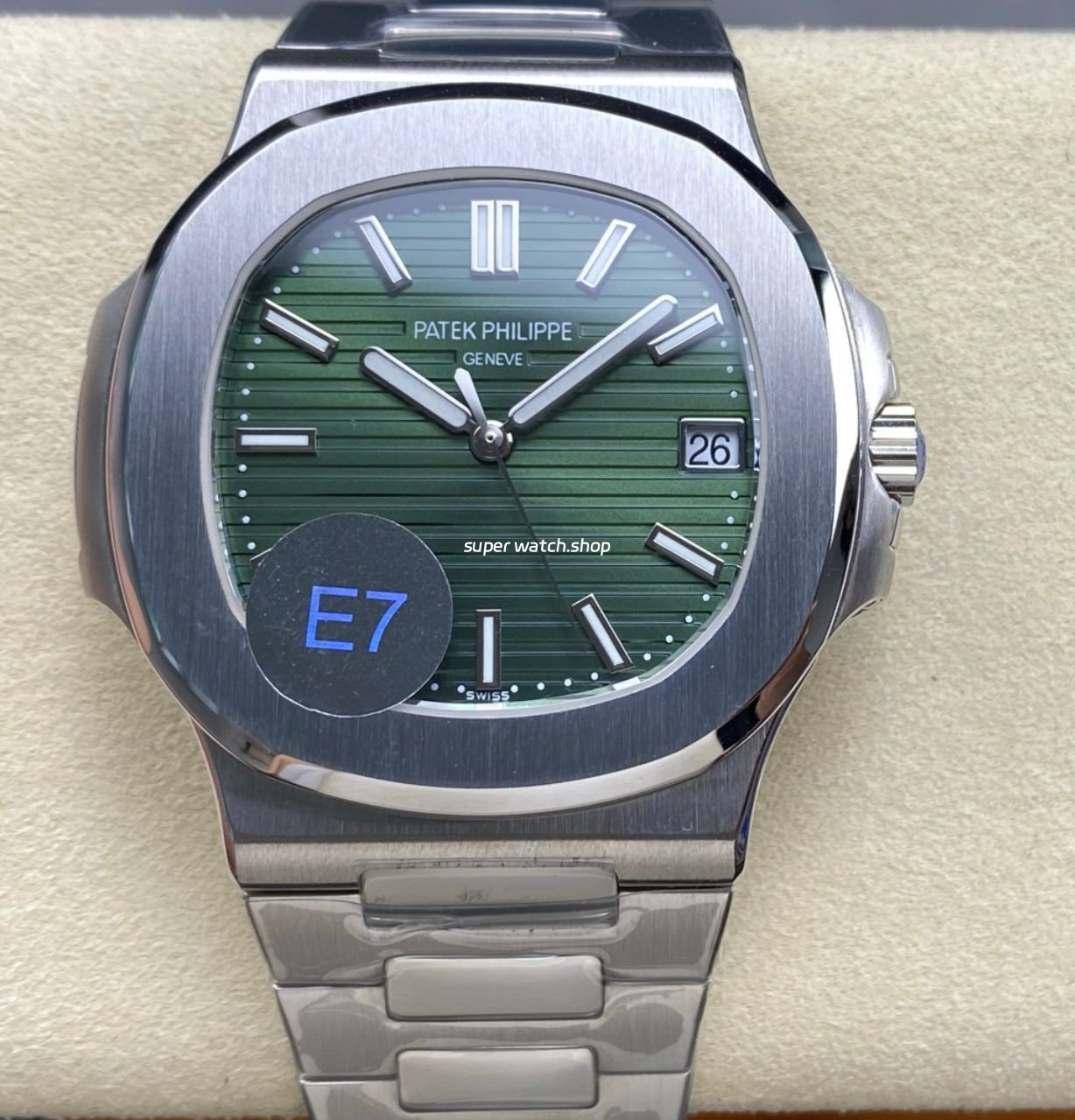 E7-Factory-Patek-Philippe-Nautilus-40mm-57111A-014-Green-Dial-3.jpeg E7 Factory Patek Philippe Nautilus 5711/1A -014 40mm Full Steel Green Dial - Image 1